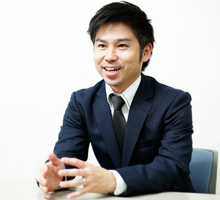 攻めと守り、ふたつの営業に興味があった。